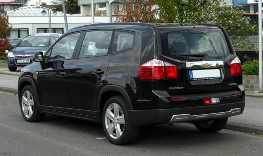 Chevrolet Orlando: фото кроссовера