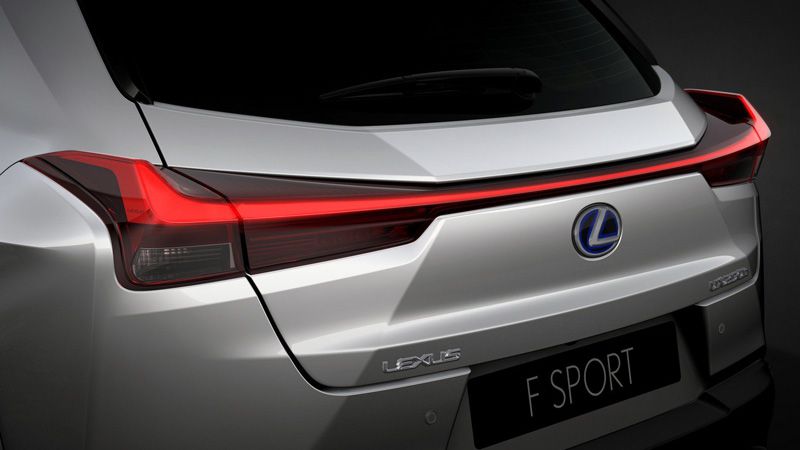 Задние фанари Lexus UX 2018