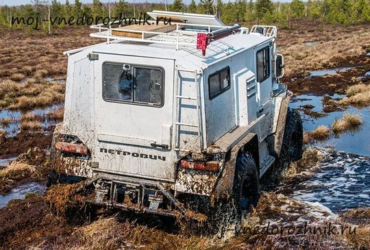 Вездеход Петрович в болоте