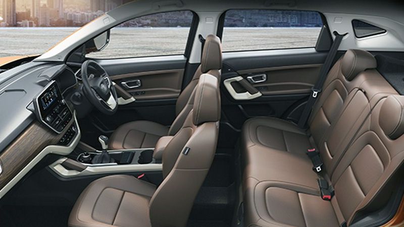 Интерьер салона Tata Harrier