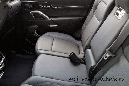 Второй ряд сидений Zotye T900