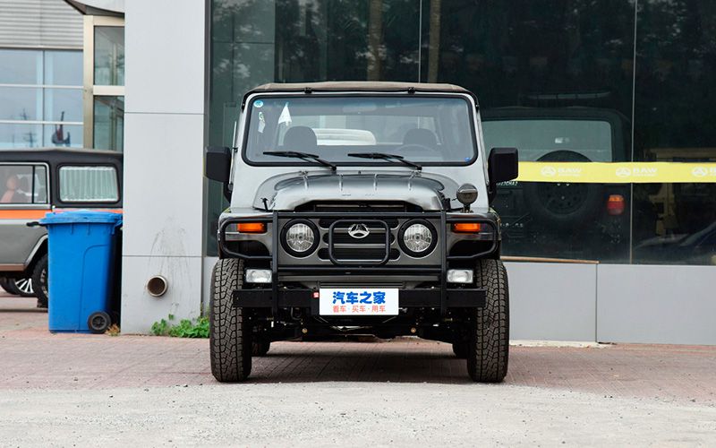 Beijing BJ212 вид спереди