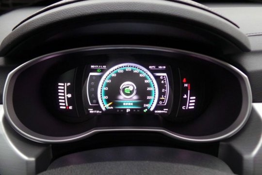 Geely Atlas фото интерьера салона 7