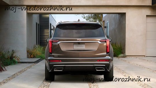 Cadillac XT6 вид сзади