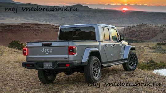 Jeep Gladiator 2019 вид сзади