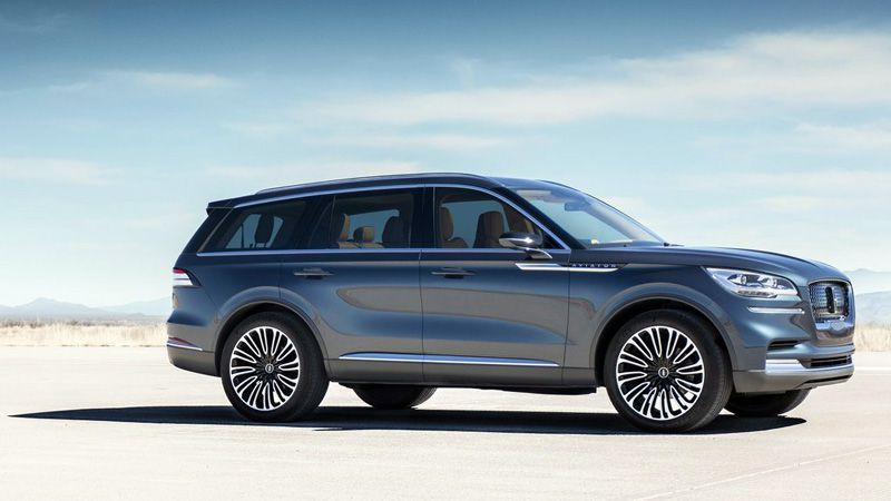 Новый кроссовер Lincoln Aviator 2018 вид сбоку