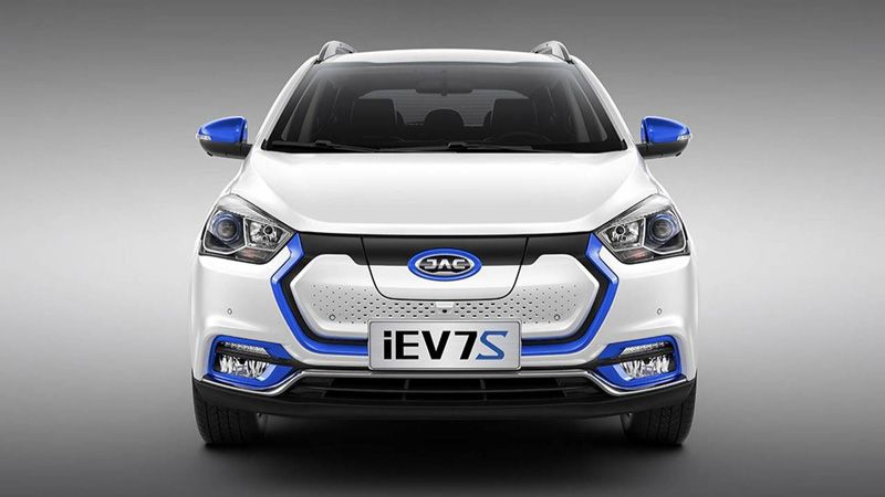 JAC iEV7S вид спереди