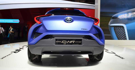 Новый кроссовер Toyota C-HR