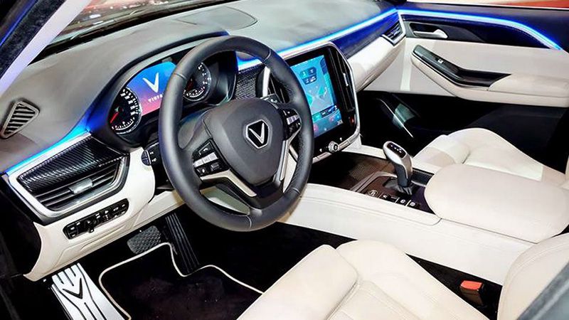 Интерьер салон VinFast Lux V8