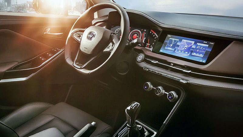 Интерьер салона Changan CS15 2019
