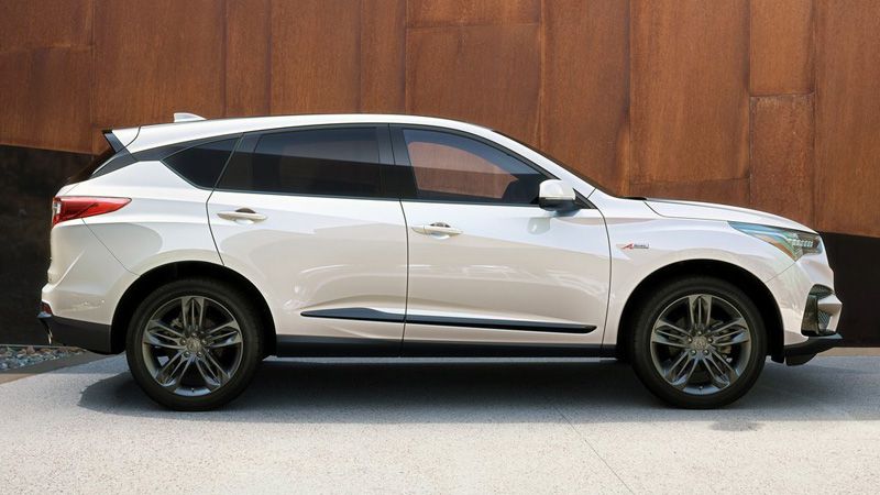 Acura RDX 2018 вид сбоку