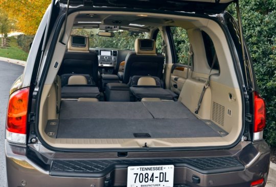 Nissan Armada фото