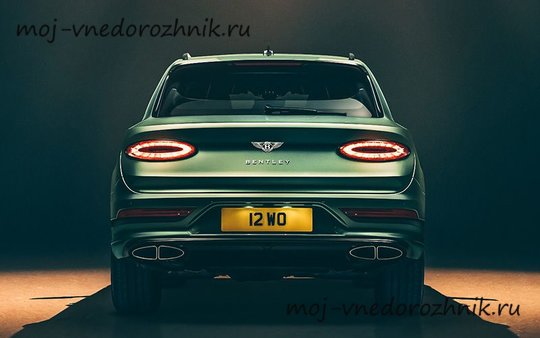 Bentley Bentayga вид сзади