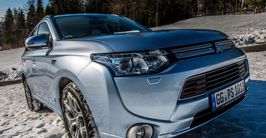 Mitsubishi Outlander PHEV 2015