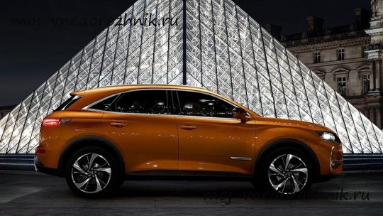 DS 7 Crossback вид сбоку