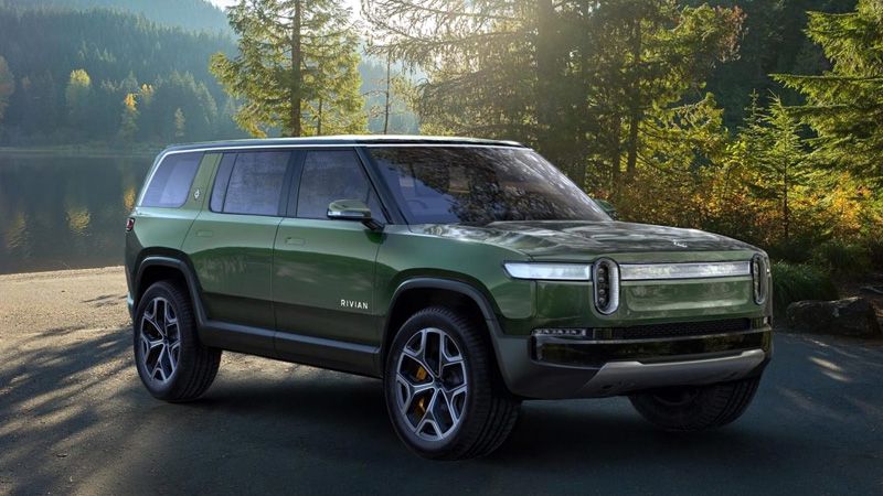 Электрокроссовер Rivian R1S