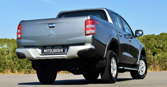 L200 Mitsubishi 2016