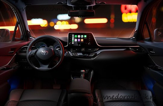 Салон нового Toyota C-HR