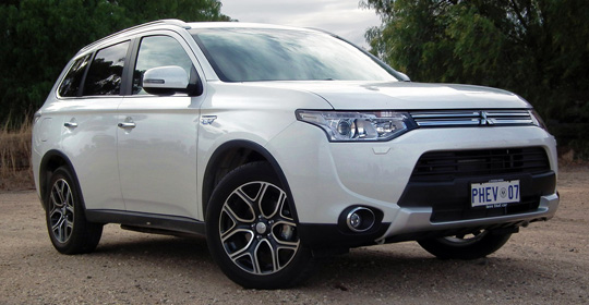 Mitsubishi Outlander PHEV цена