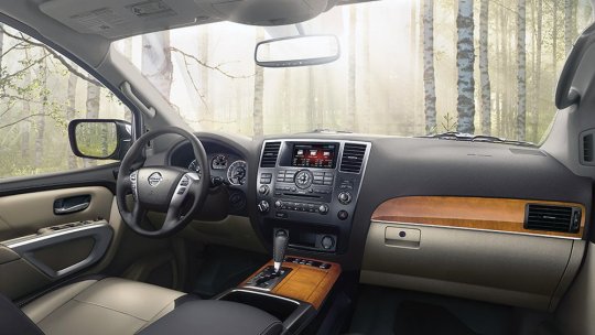 Nissan Armada фото салона