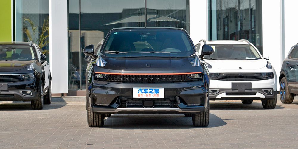 Lynk & Co 05 вид спереди