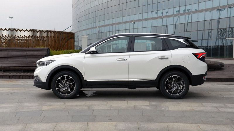 Dongfeng AX7 2018 вид сбоку