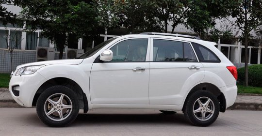 На фото Lifan X60