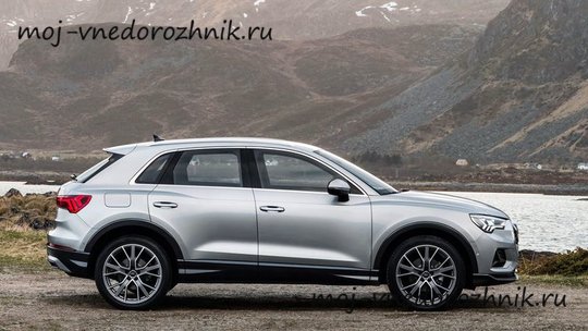 Audi Q3 2019-2020 вид сбоку