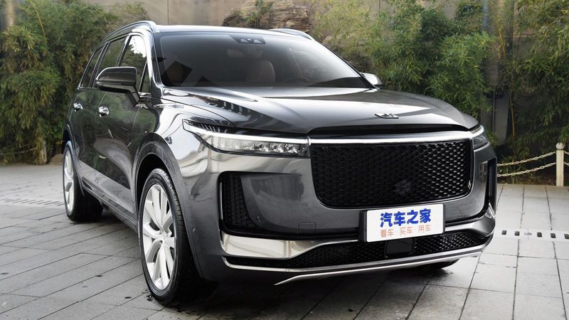 Китайский кроссовер LI One